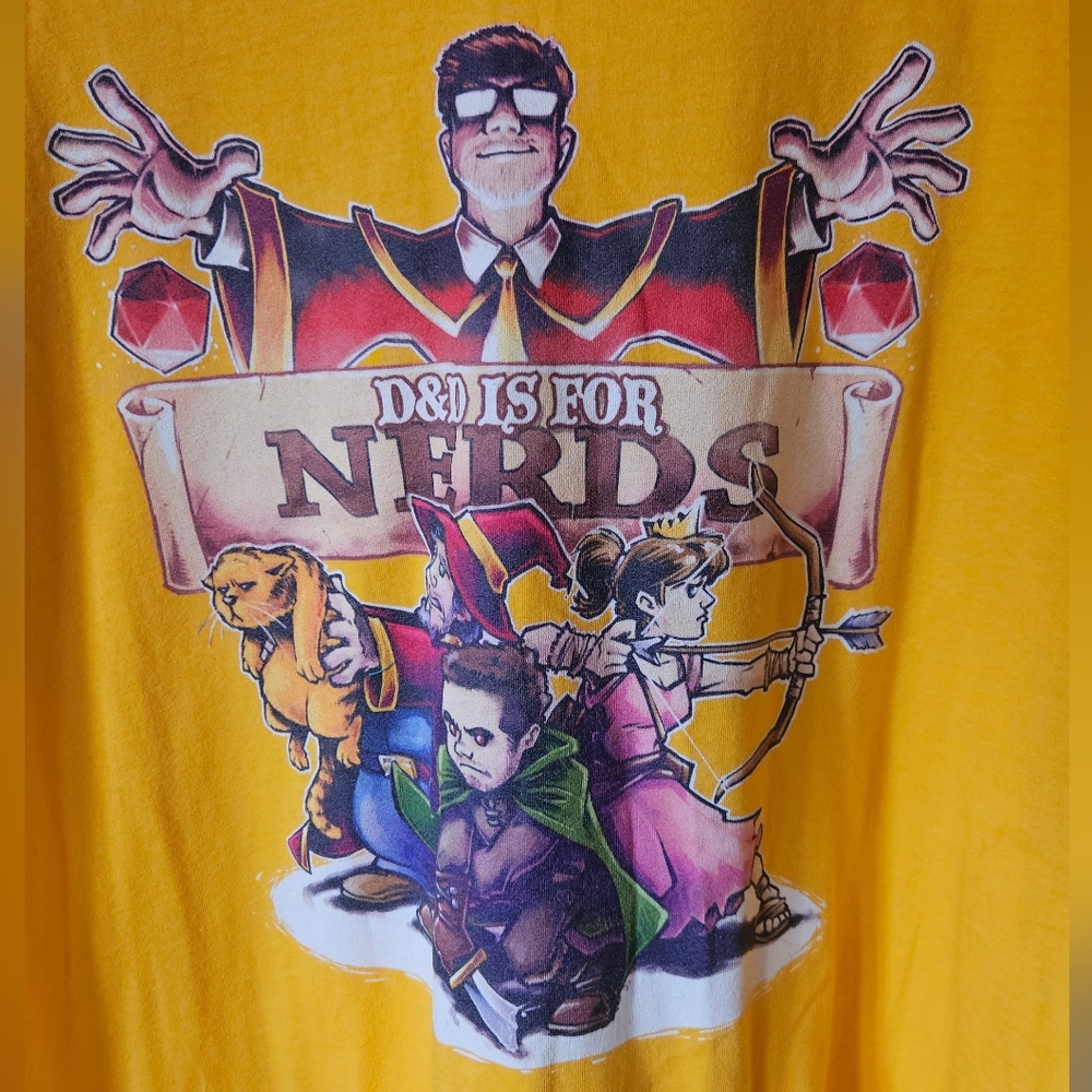 NWOT Yellow Graphic Tee with D&D Design Unisex Mens Size Large